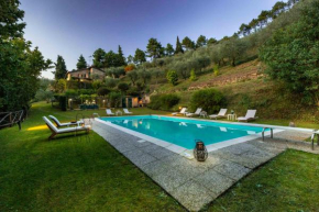 Villa Nel Bosco, charming Tuscan Retreat with Private Pool and View Lucca